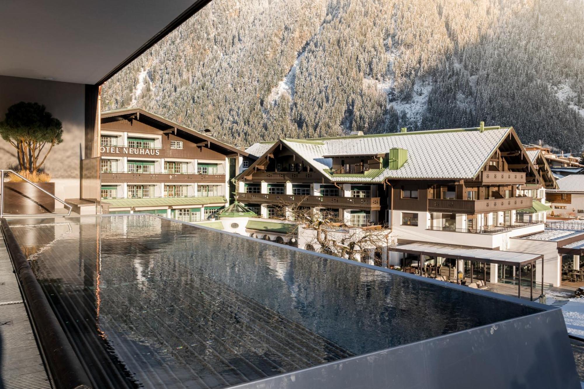 Neuhaus Zillertal Resort Mayrhofen Exterior foto